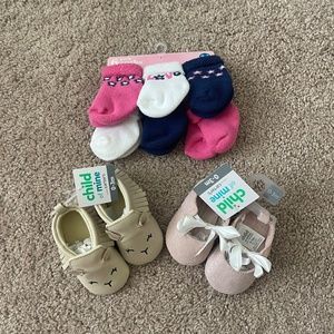 Lot of New Baby Girl Socks & Shoes 0-3 months